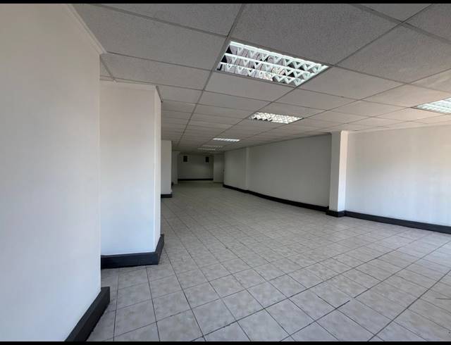 118M² OFFICE TO LET IN TYGER VALLEY